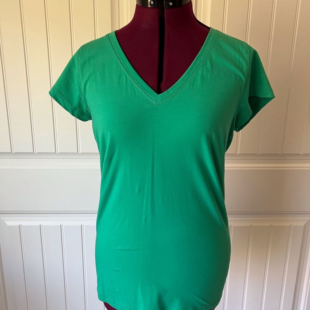 Cynthia Rawley Women's Green V-Neck Top - so soft-new with tags